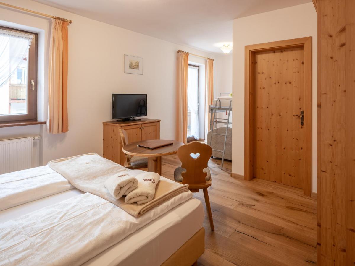 Hotel Falken Falzes Esterno foto